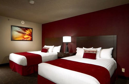 Laughlin Hotel | Edgewater Casino Resort, Sedona Queen Non Smoking, Free Onsite Parking