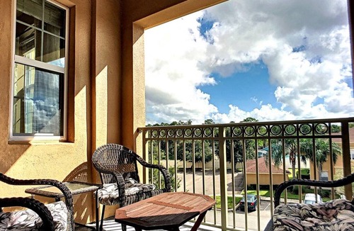 Loughman Condo | Elegant Condo w/Pool View Balcony Resort Pool & Gym. Near Disney/Shops