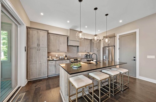 Lenoir House | ELEGANT HOME IN LUXURY COMMUNITY