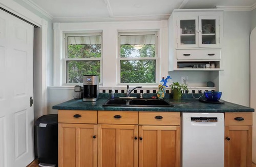 Gloucester Apartment | Elevated Fish & Ships on Canal: Walk to Beach,Park