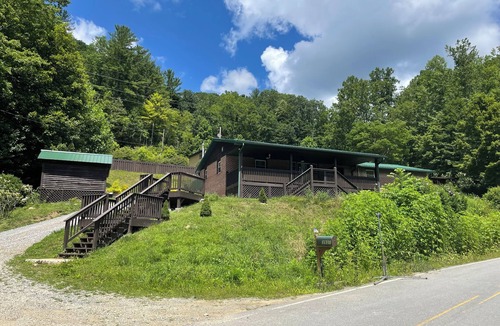 Elk Park House | Elk Falls Riverhouse - Mountain Retreat
