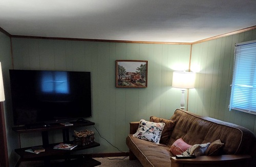 Duck Cabin | Elk River Cabin- Fisherman and Kayakers dream! Pet Friendly!!!
