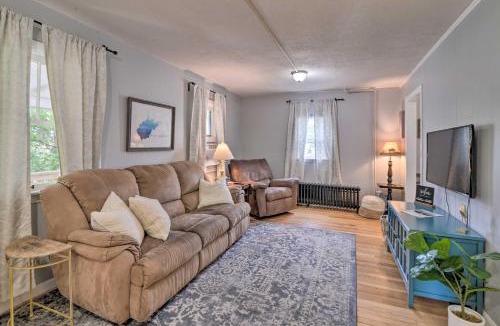 Morgantown House | Enchanting Family House w/Balcony < 3 Mi to WVU!