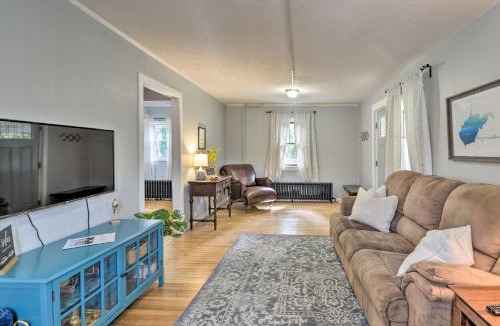 Morgantown House | Enchanting Family House w/Balcony < 3 Mi to WVU!