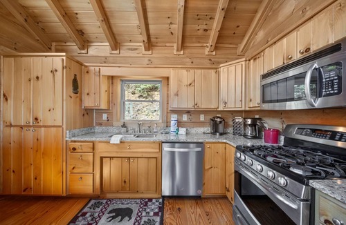 Linville Cabin | Endless 50-Mile Views! Cozy Mountain Retreat w/Hot Tub, Fire Pit, Foosball & Pet Friendly