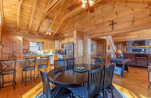 Linville Cabin | Endless 50-Mile Views! Cozy Mountain Retreat w/Hot Tub, Fire Pit, Foosball & Pet Friendly