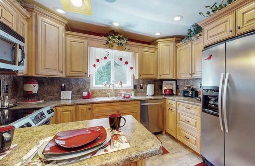 Swannanoa Condo | Enjoy luxury and tranquility at Swannanoa Serenity Suites—your perfect getaway