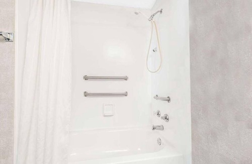 Summit Hotel | Enjoy Your Stay at Knights Inn Ashland! Pool, Picnic Area, Parking, WiFi