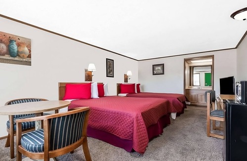 Summit Hotel | Enjoy Your Stay at Knights Inn Ashland! Pool, Picnic Area, Parking, WiFi