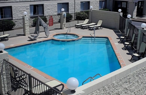 Tusayan Hotel | Ensuring a Very Comfortable & Memorable Stay! Outdoor Pool, Free Parking