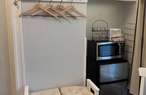 Downtown Baltimore House | Entire Lovely Guest Unit @JHU Homewood