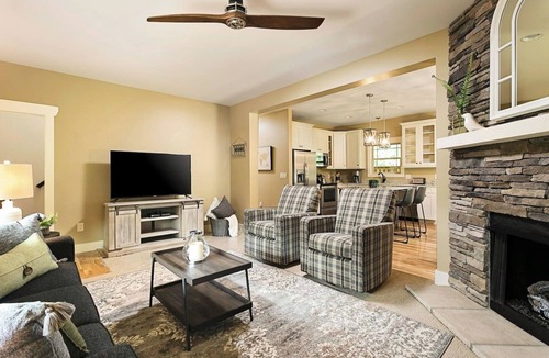 Skyland Cottage | Exceptionally Clean Cottage with Private Hot Tub Near Asheville