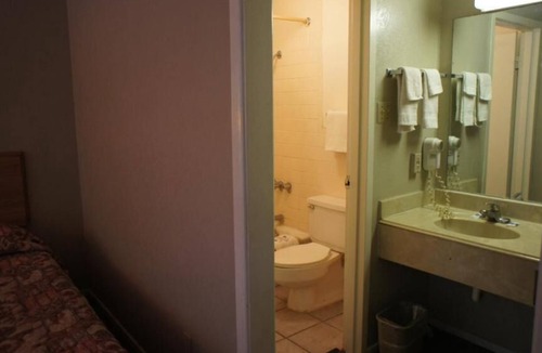 Orange Hotel | Executive Inn & Suites