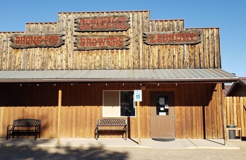 Escalante House | Extended RV Site (up to 45'), Pull Through, Full Hookup (30/50 amp)