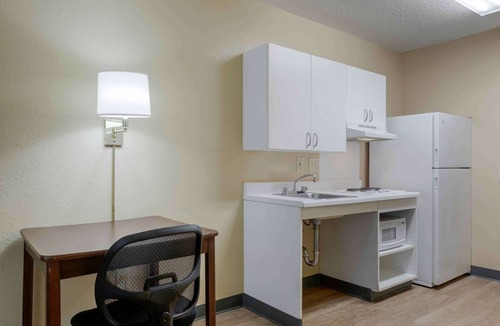 Blue Ash Hotel | Extended Stay America Suites Cincinnati Blue Ash Kenwood Rd
