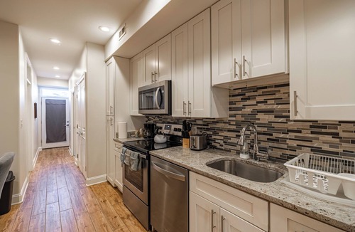 Stanton Park Apartment | Fabulous 2-Bedroom Apartment in Capitol Hill
