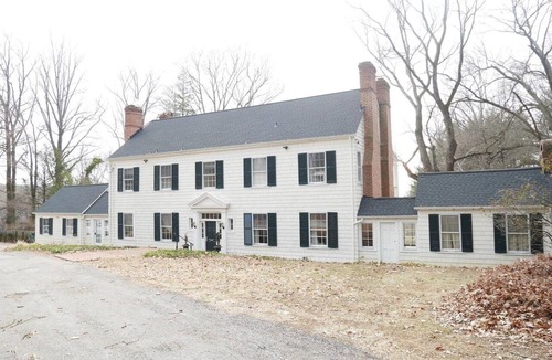 Owings Mills Villa | Fabulous 4-bedroom villa in tranquil Caves Valley area in Baltimore County MD