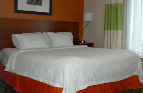 White Hall Hotel | Fairfield Inn & Suites by Marriott Fairmont