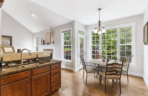 Fairview House | Fairview Vista by AvantStay | 10 Mins to Asheville