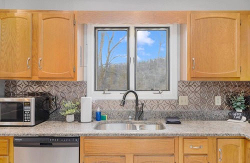 Kingsport House | Fam & pet friendly home in Kpt