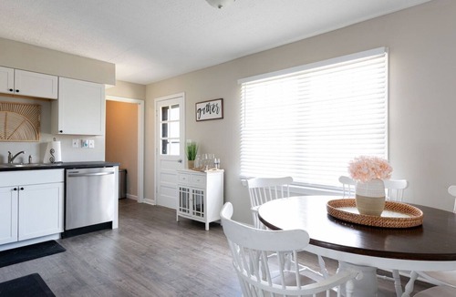 Crestwood House | Family and Pet Friendly Home