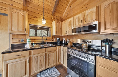Apple Ridge Cabin | Family-Friendly Blowing Rock Retreat | Fire Pit, Game Room, & Cozy Mountain Views