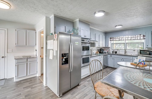 Elizabethton House | Family-Friendly Riverhouse: Fishing & Hot Tub