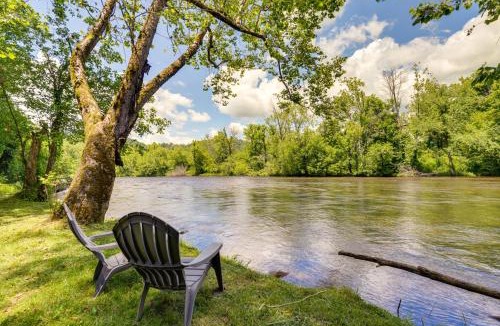 Elizabethton House | Family-Friendly Riverhouse: Fishing & Hot Tub