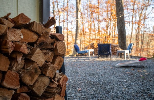 Newland Cabin | Family Fun-Hike-Kayaks-Arcade-Fire Pit