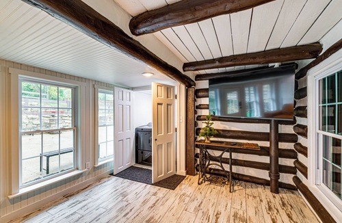 Bloomfield Cabin | Family Holiday Cabin in Kentucky w/Hot Tub!