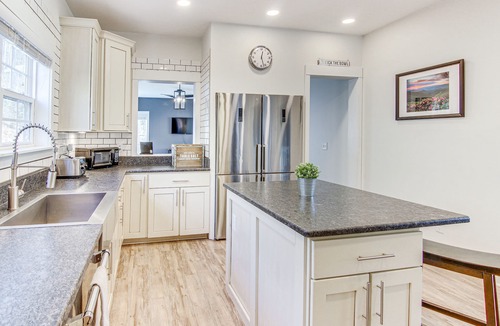 Marion House | Family Holiday Retreat! Mtn-View Blue Ridge Home