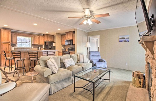 Moneta House | Family Lake Retreat w/Screened Deck!