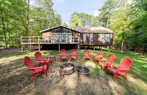 The Woods Cabin | Family Oasis with Fire Pit, Close To Hiking