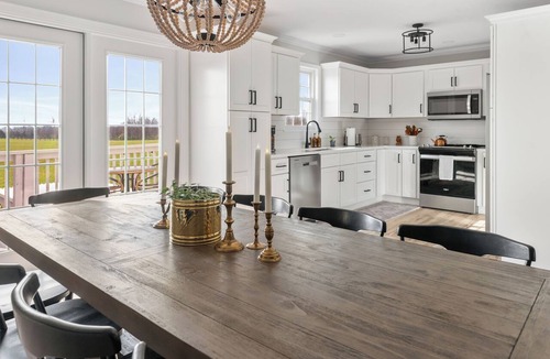 Shelbyville House | Family & Pet Friendly, Fire Pit, Two Hot Tubs, Country Views, Theatre Room