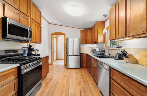 Hendersonville Hotel | Family Suite 5 mins to Downtown Hendo/Flatrock