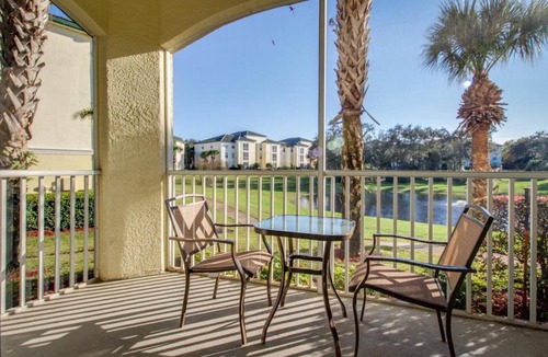 West Kissimmee Condo | Fantastic Award Winning Newly Renovated Condo 4 miles to Disney 2+2