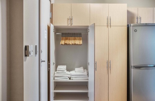 Lower Queen Anne Apartment | Fantastic Queen Anne 1BR w/Gym & W/D, nr Space Needle, by Blueground