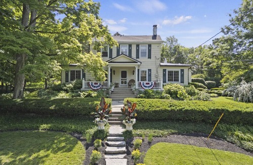 Anderson Township House | Farmhouse, Gardens, Pool, Fishing Pond, Pergolas