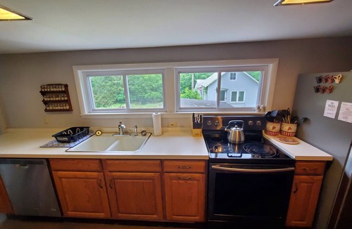 Smithsburg Other | Farmhouse situated in the mountains with AC and modern amenities