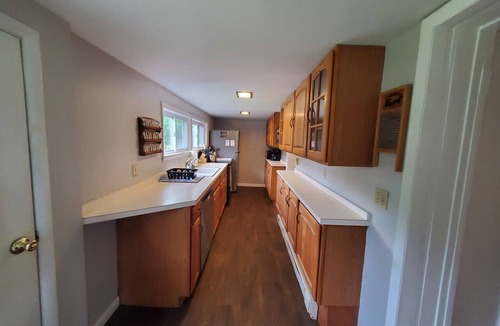 Smithsburg Other | Farmhouse situated in the mountains with AC and modern amenities