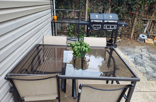 Hagerstown House | Fell like home one hour away from Washington DC private parking and patio