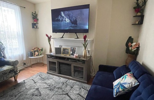 Hagerstown House | Fell like home one hour away from Washington DC private parking and patio