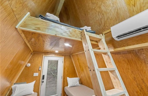 Pine Ridge House | Fern Grove - Camping Cabin Retreat in RRG KY