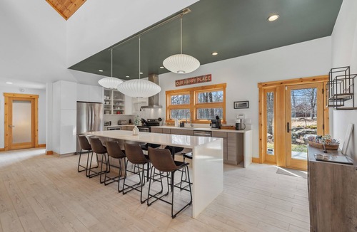 McHenry House | Fern Hollow - Hot Tub, Fire Pit & Mountain View