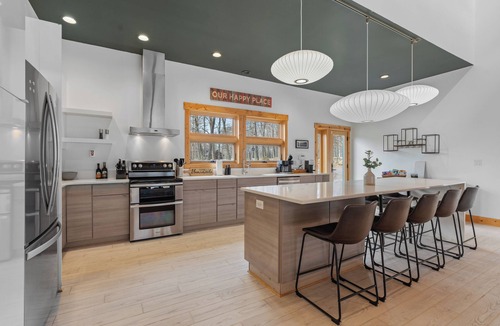 McHenry House | Fern Hollow - Hot Tub, Fire Pit & Mountain View