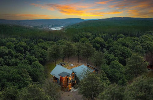 McHenry House | Fern Hollow - Hot Tub, Fire Pit & Mountain View