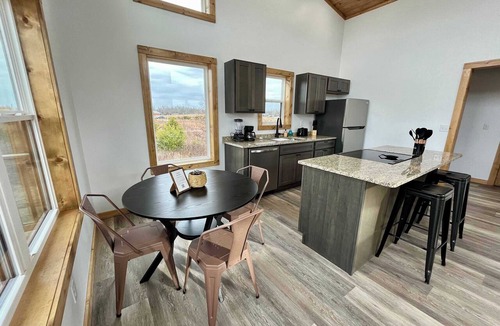 Rogers Cabin | Fernwood Cabin | Pet-Friendly w/Hot Tub