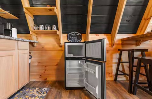 Stanton Ski Chalet | Firefly Chalet - Pond/Hammock/Firepit/Fireplace