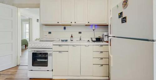 Hendersonville House | Firefly Cottage
