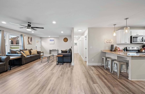Dry Ridge House | Fishing & Skate Park/10 mins to Ark/Sleeps 14